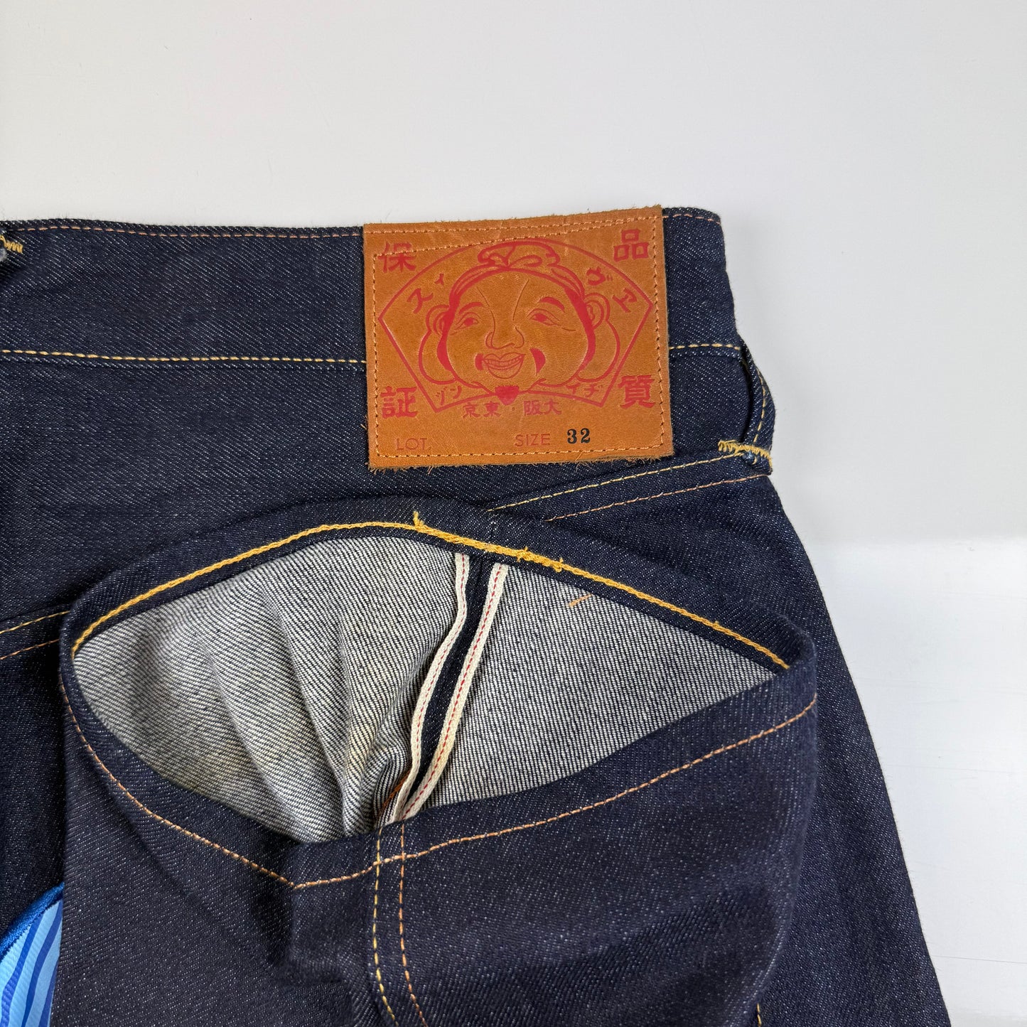 JORT EVISU - W32 EVISU